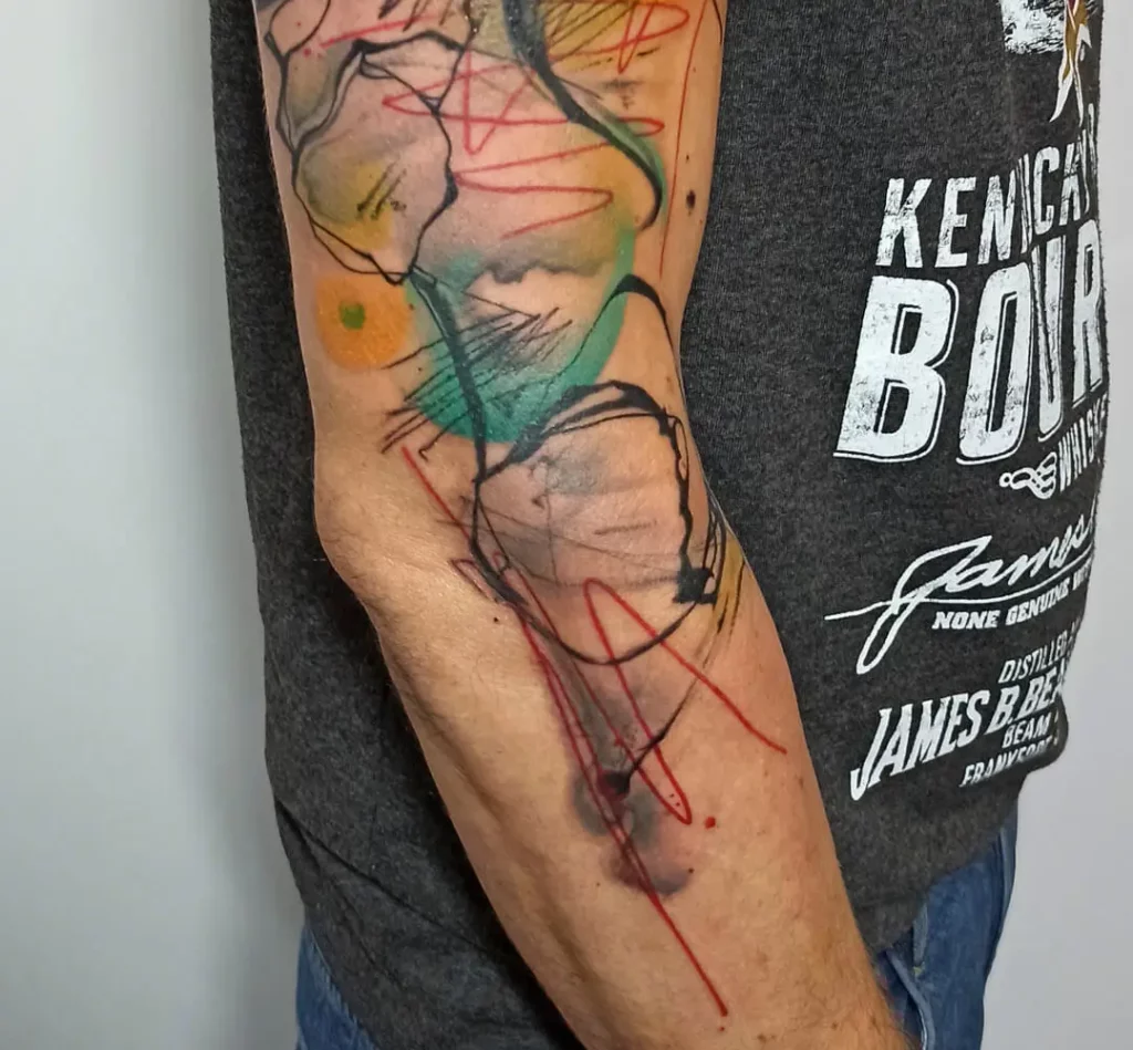 Tatuador Especialista de Estilo Abstracto Madrid - José Prieto Tattoo - Tatuaje manchas - Brazo