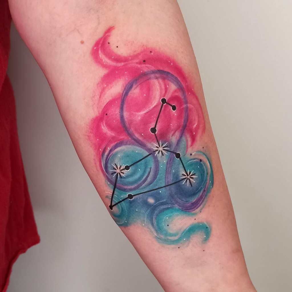 Tatuador watercolor - Madrid - José Prieto Tattoo - Tatuaje de Constelación - Antebrazo